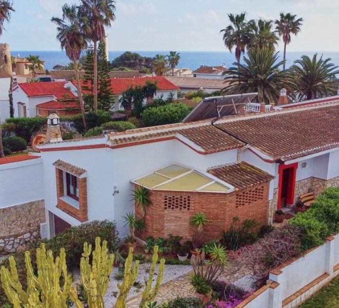 R4986208-Image 1-Detached - 4 Beds - 237 Built