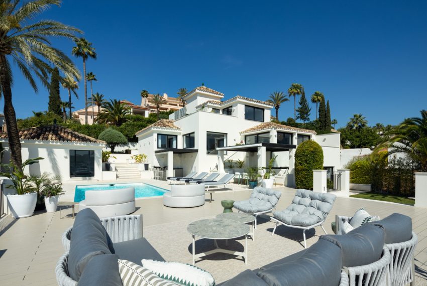 R4986355-Villa-For-Sale-Nueva-Andalucia-Detached-5-Beds-239-Built-13