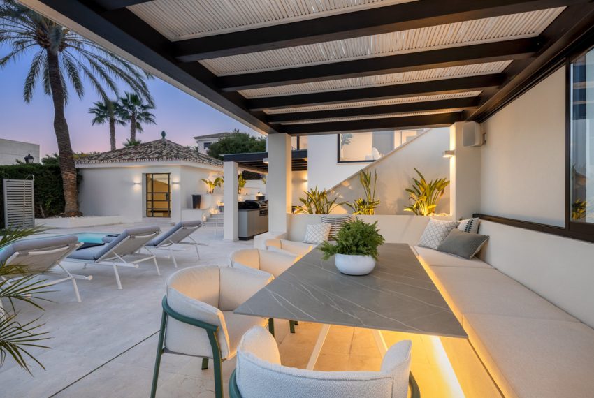 R4986355-Villa-For-Sale-Nueva-Andalucia-Detached-5-Beds-239-Built-18