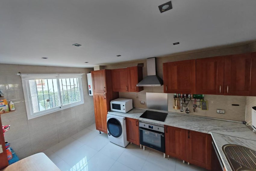 R4986472-Villa-For-Sale-Estepona-Semi-Detached-3-Beds-130-Built-2