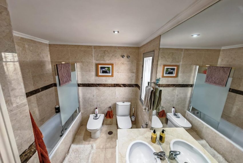 R4986472-Villa-For-Sale-Estepona-Semi-Detached-3-Beds-130-Built-4