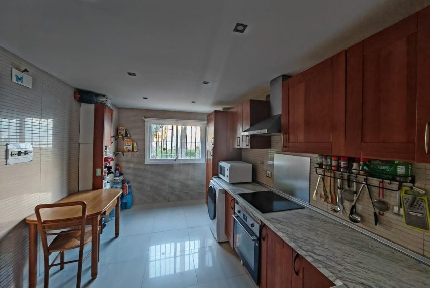 R4986472-Villa-For-Sale-Estepona-Semi-Detached-3-Beds-130-Built-5