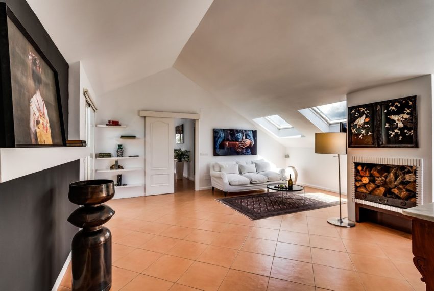R4986934-Apartment-For-Sale-Nueva-Andalucia-Penthouse-Duplex-6-Beds-470-Built-2