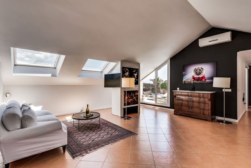 R4986934-Apartment-For-Sale-Nueva-Andalucia-Penthouse-Duplex-6-Beds-470-Built-3