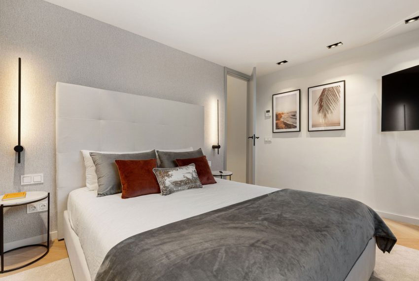R4987354-Townhouse-For-Sale-The-Golden-Mile-Terraced-4-Beds-389-Built-13