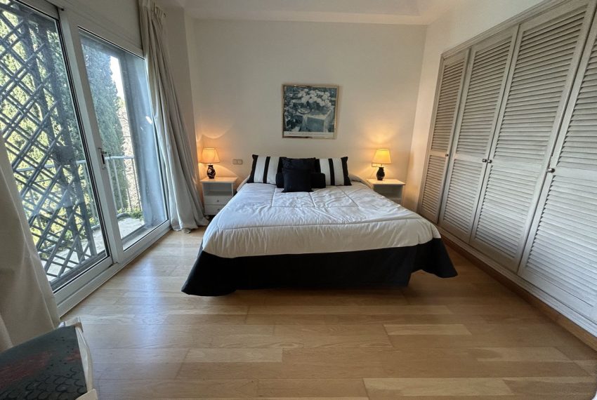 R4988344-Villa-For-Sale-Nagueles-Detached-3-Beds-300-Built-16