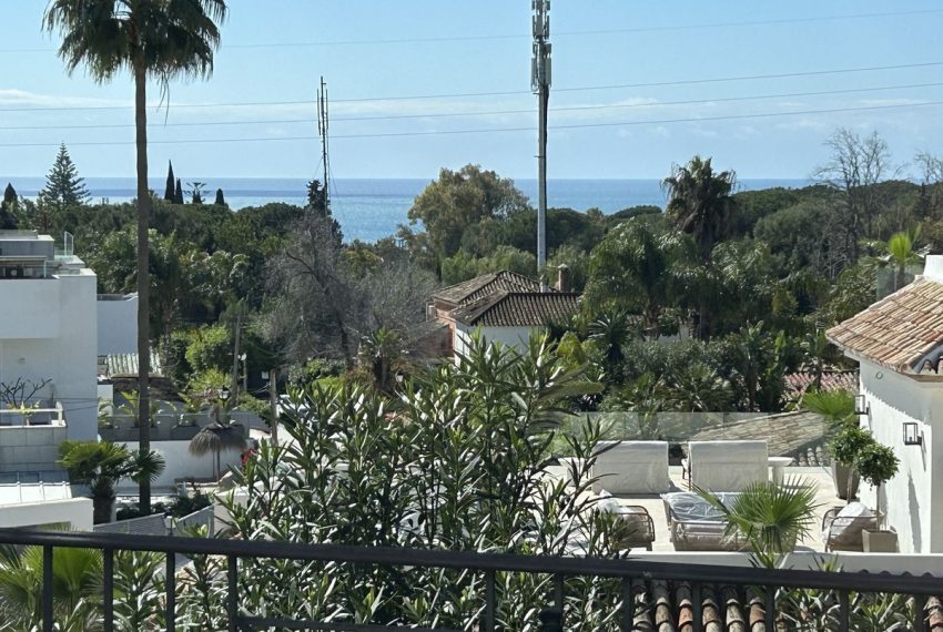 R4988344-Villa-For-Sale-Nagueles-Detached-3-Beds-300-Built-9