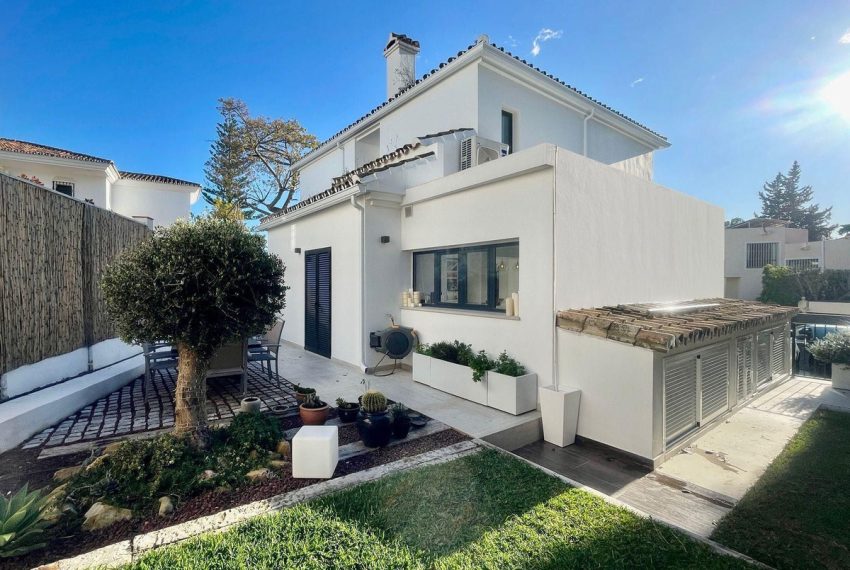 R4988626-Villa-For-Sale-Guadalmina-Alta-Detached-5-Beds-333-Built-10