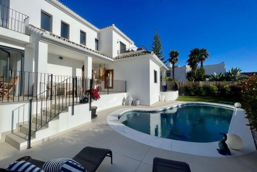 R4988626-Villa-For-Sale-Guadalmina-Alta-Detached-5-Beds-333-Built