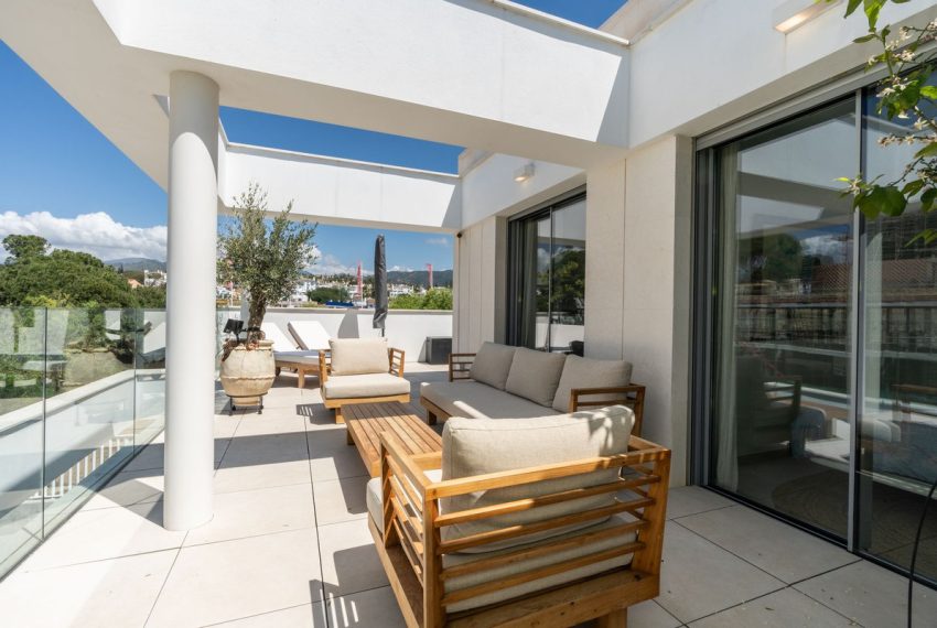 R4988680-Apartment-For-Sale-Elviria-Penthouse-3-Beds-117-Built-4