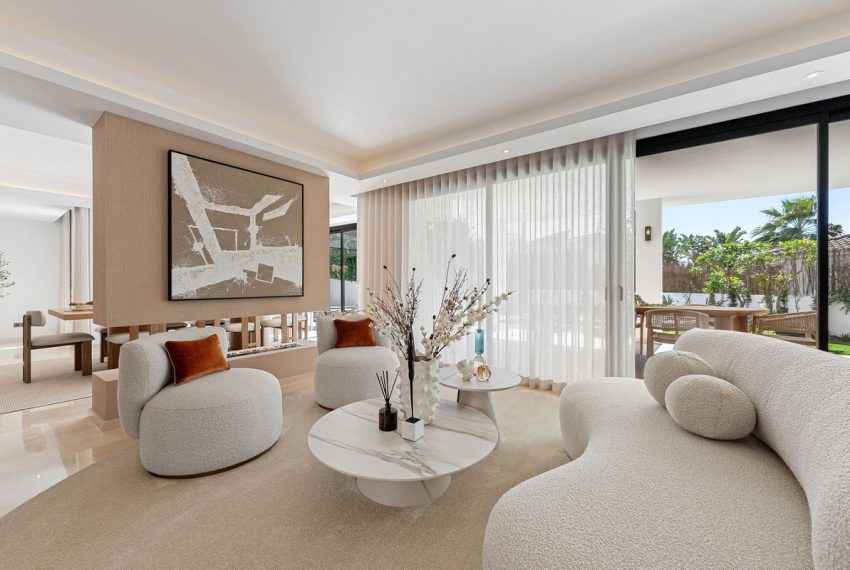 R4989238-Villa-For-Sale-Nueva-Andalucia-Detached-5-Beds-290-Built-8