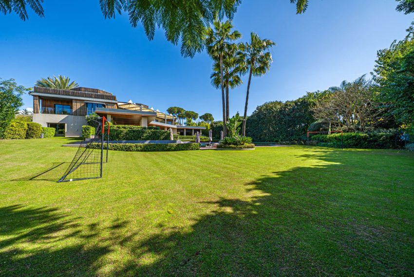 R4989514-Villa-For-Sale-Guadalmina-Baja-Detached-10-Beds-990-Built-3