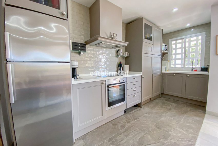 R4989946-Apartment-For-Sale-The-Golden-Mile-Middle-Floor-2-Beds-73-Built-10