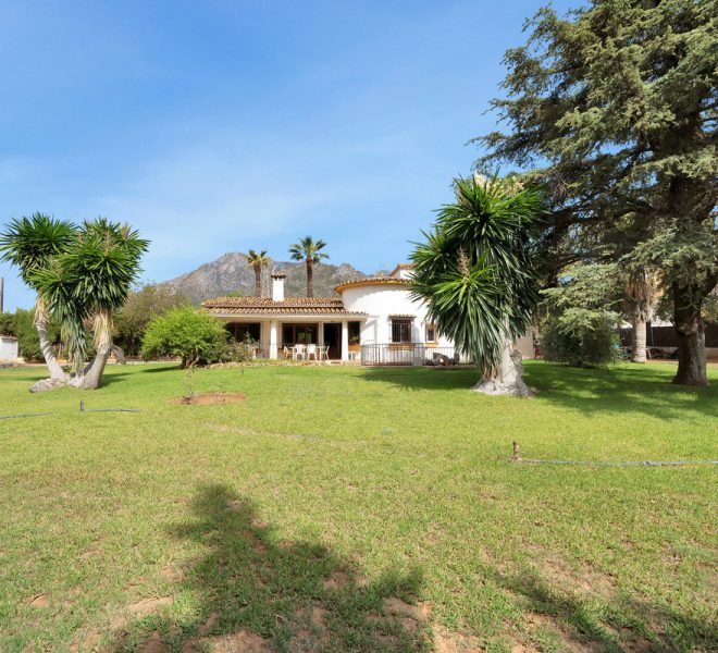 R4990069-Image 1-Detached - 4 Beds - 256 Built