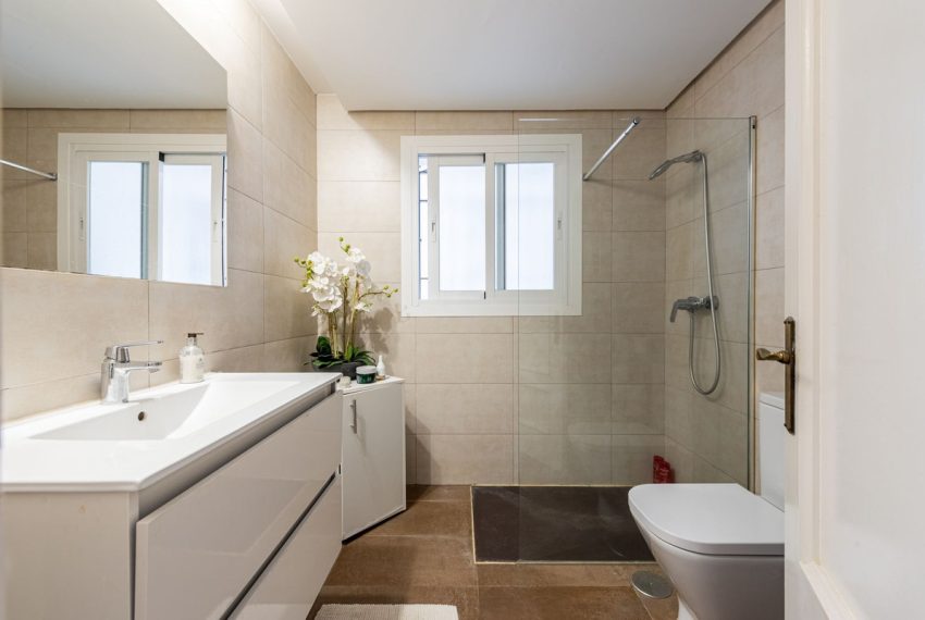 R4990810-Apartment-For-Sale-Los-Arqueros-Duplex-3-Beds-123-Built-17