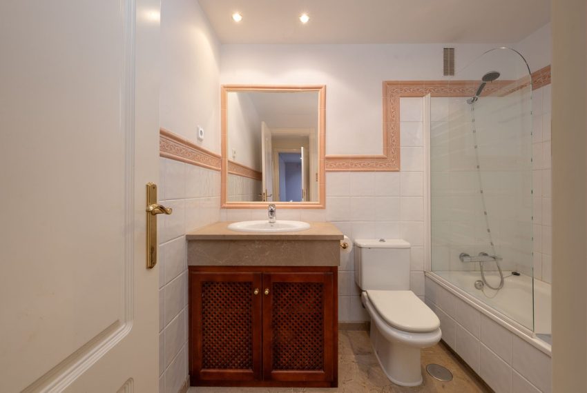 R4991065-Apartment-For-Sale-Nueva-Andalucia-Middle-Floor-2-Beds-120-Built-17
