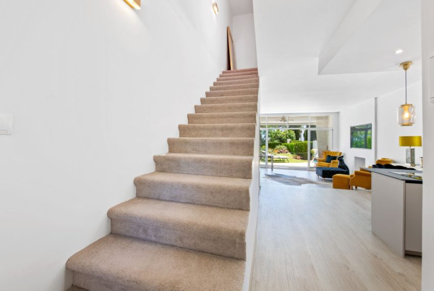 R4991452-Townhouse-For-Sale-Nueva-Andalucia-Terraced-2-Beds-143-Built-19