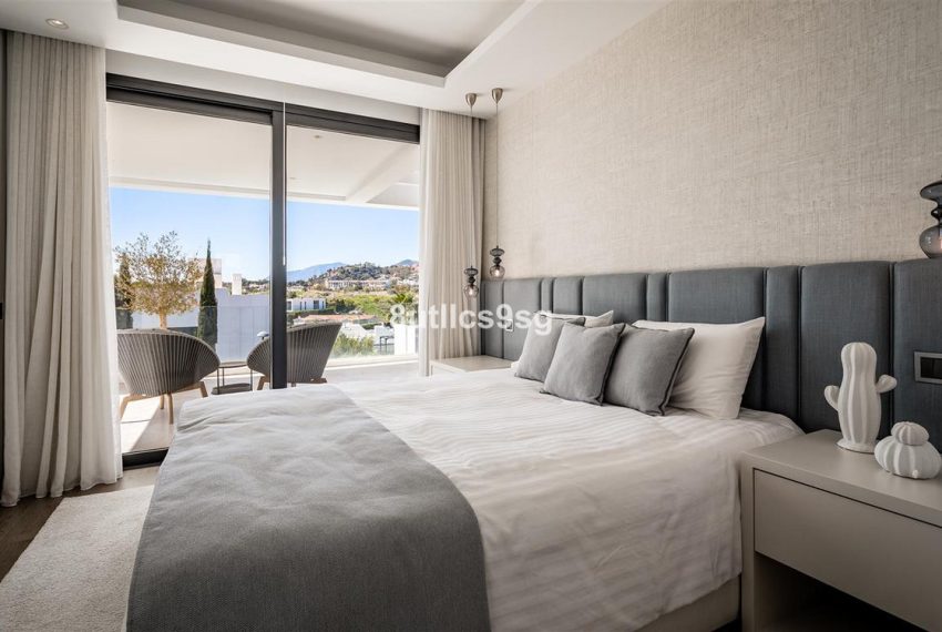 R4991854-Villa-For-Sale-Nueva-Andalucia-Detached-5-Beds-701-Built-10