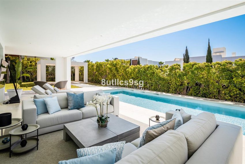 R4991854-Villa-For-Sale-Nueva-Andalucia-Detached-5-Beds-701-Built-2