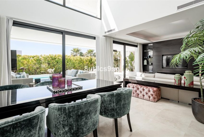 R4991854-Villa-For-Sale-Nueva-Andalucia-Detached-5-Beds-701-Built-3