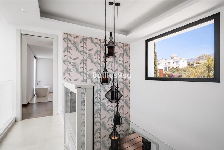 R4991854-Villa-For-Sale-Nueva-Andalucia-Detached-5-Beds-701-Built-7