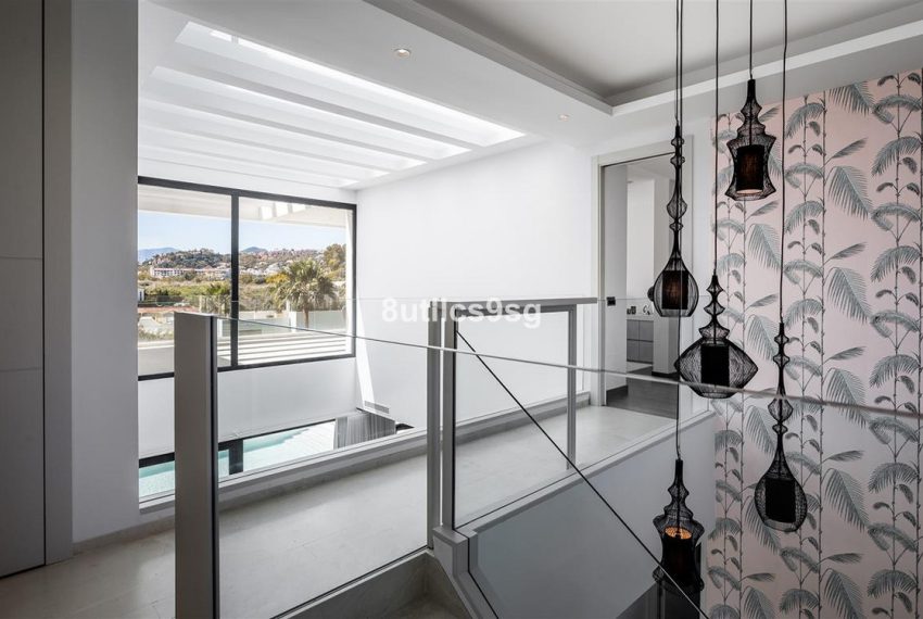 R4991854-Villa-For-Sale-Nueva-Andalucia-Detached-5-Beds-701-Built-9