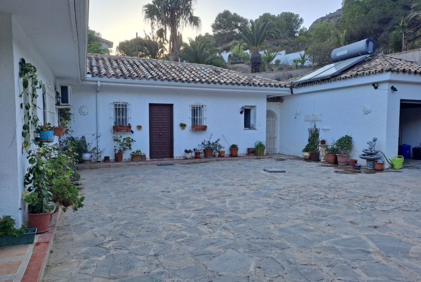R4992076-Villa-For-Sale-Mijas-Detached-6-Beds-407-Built-2