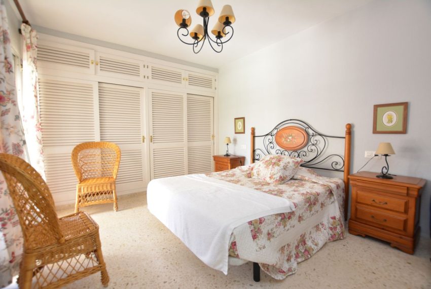 R4992583-Villa-For-Sale-Elviria-Detached-7-Beds-400-Built-3