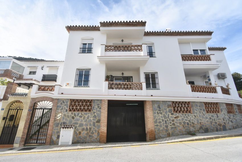 R4993003-Villa-For-Sale-Mijas-Detached-3-Beds-425-Built-1