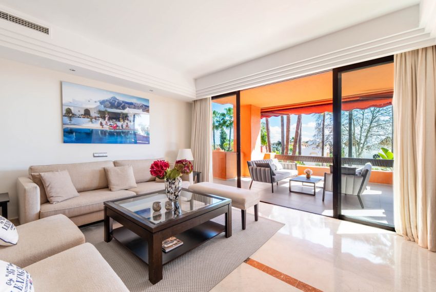 R4993216-Apartment-For-Sale-Nueva-Andalucia-Middle-Floor-3-Beds-150-Built-2