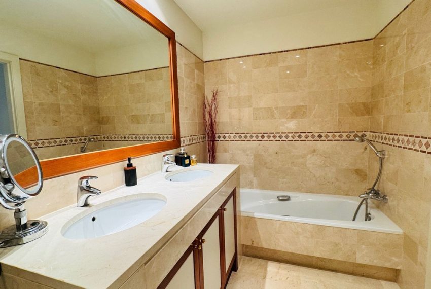 R4994803-Apartment-For-Sale-La-Quinta-Penthouse-2-Beds-130-Built-10