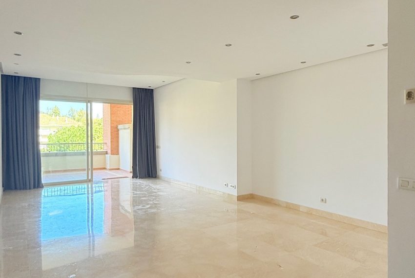 R4994959-Apartment-For-Sale-The-Golden-Mile-Middle-Floor-2-Beds-180-Built-2