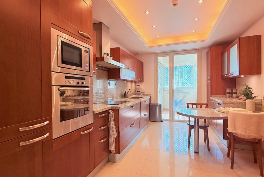 R4994959-Apartment-For-Sale-The-Golden-Mile-Middle-Floor-2-Beds-180-Built-6