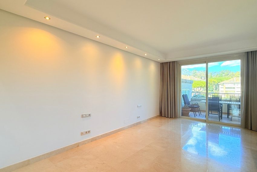 R4994959-Apartment-For-Sale-The-Golden-Mile-Middle-Floor-2-Beds-180-Built-8