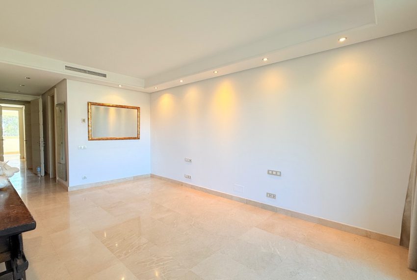 R4994959-Apartment-For-Sale-The-Golden-Mile-Middle-Floor-2-Beds-180-Built-9