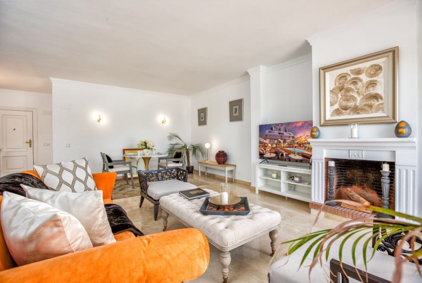 R4995241-Townhouse-For-Sale-Aloha-Terraced-3-Beds-156-Built-1