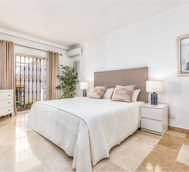 R4995241-Image 1-Terraced - 3 Beds - 156 Built