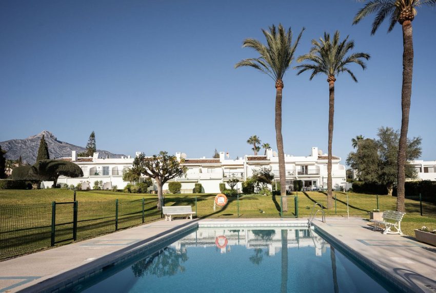 R4995262-Apartment-For-Sale-Nueva-Andalucia-Penthouse-3-Beds-90-Built