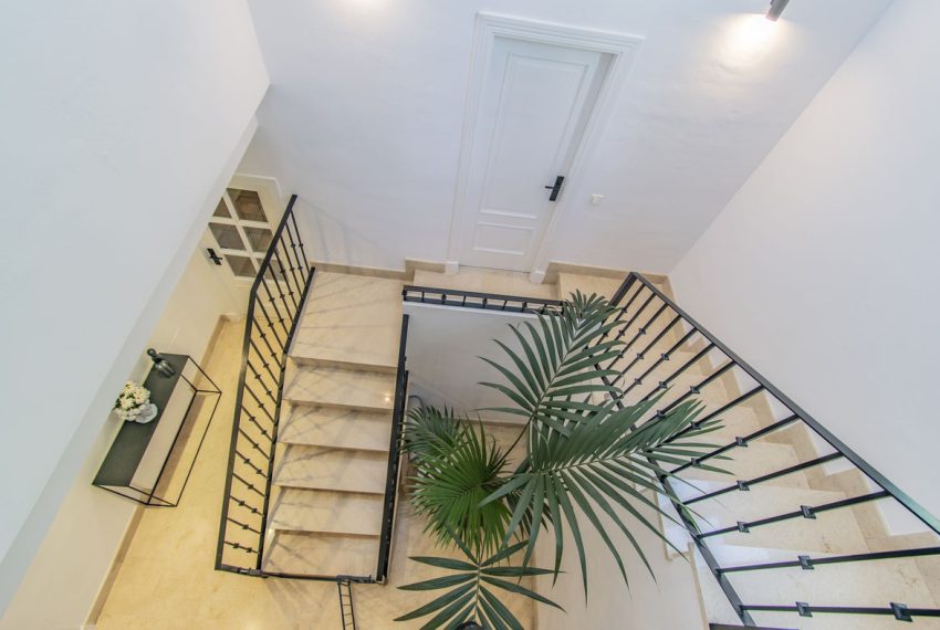 R5001352-Villa-For-Sale-Nagueles-Detached-5-Beds-400-Built-11