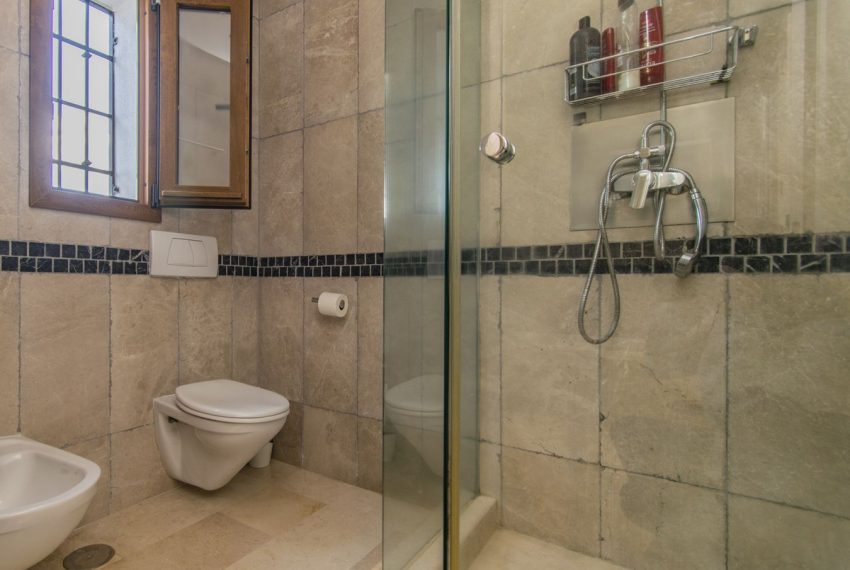 R5001352-Villa-For-Sale-Nagueles-Detached-5-Beds-400-Built-18