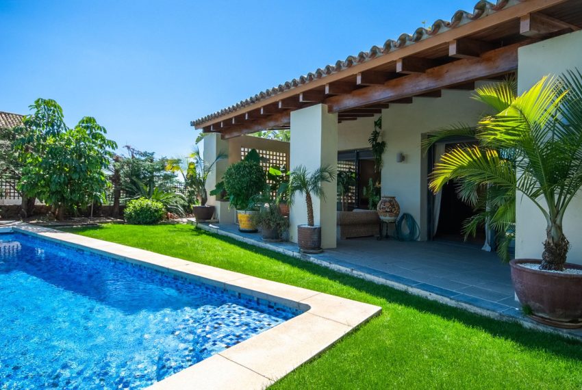 R5001367-Villa-For-Sale-Sierra-Blanca-Detached-4-Beds-466-Built-2
