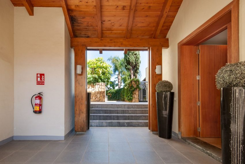 R5001367-Villa-For-Sale-Sierra-Blanca-Detached-4-Beds-466-Built-4
