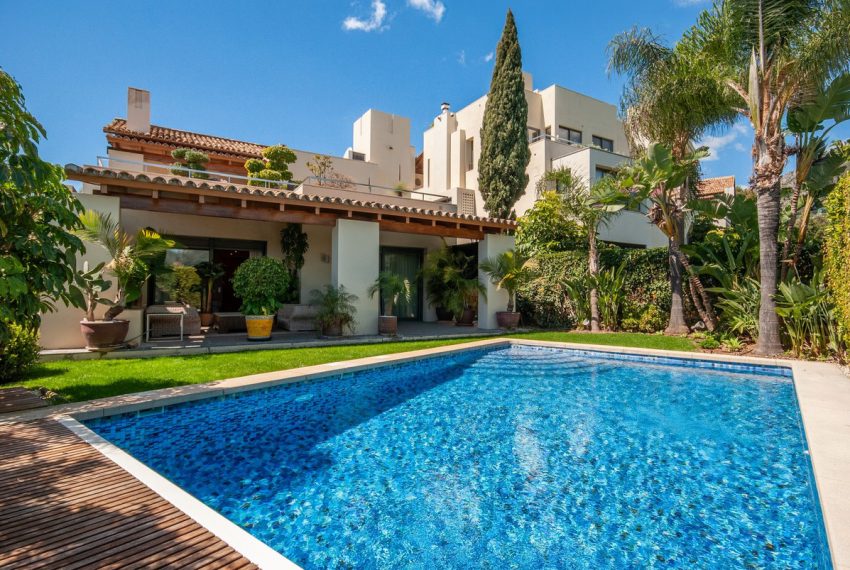 R5001367-Villa-For-Sale-Sierra-Blanca-Detached-4-Beds-466-Built