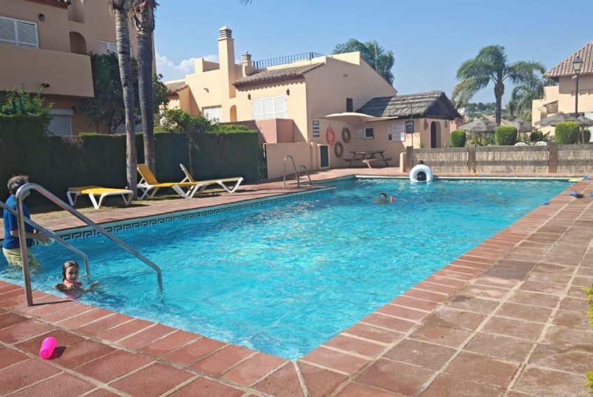 R5001457-Villa-For-Sale-Nueva-Andalucia-Semi-Detached-4-Beds-171-Built-6