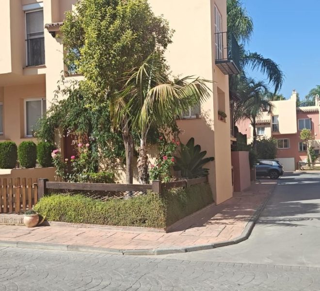 R5001457-Image 1-Semi Detached - 4 Beds - 171 Built