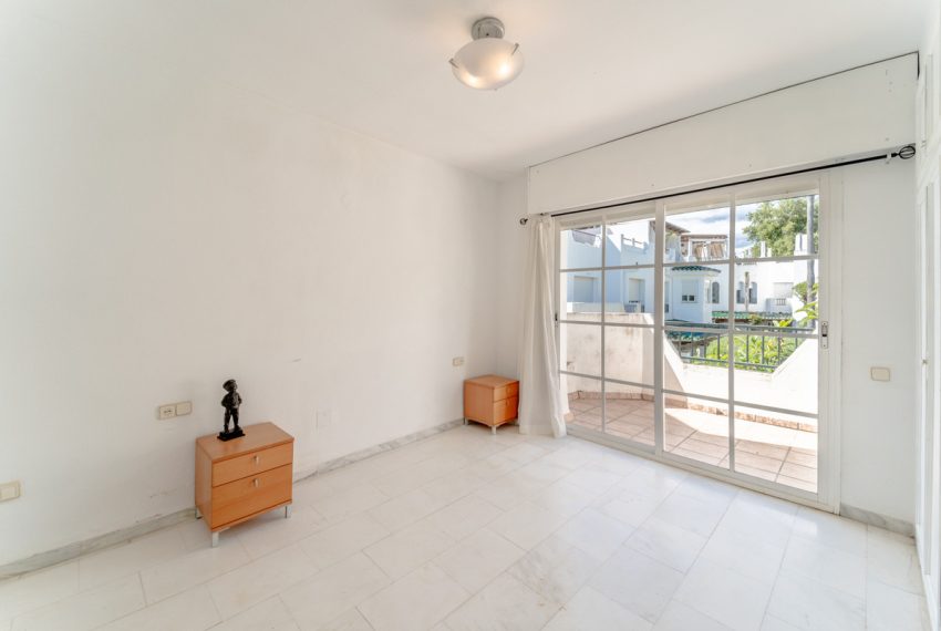 R5001817-Townhouse-For-Sale-Nueva-Andalucia-Terraced-3-Beds-130-Built-12