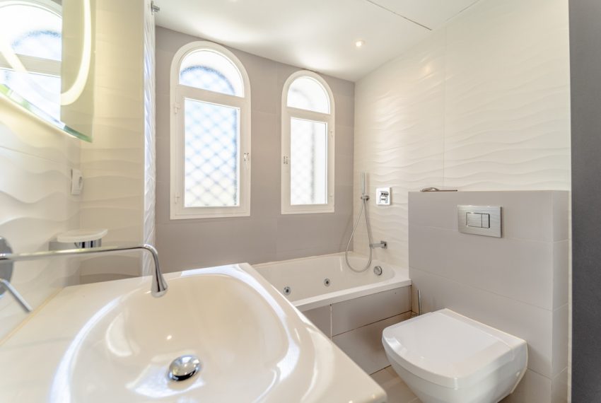 R5001817-Townhouse-For-Sale-Nueva-Andalucia-Terraced-3-Beds-130-Built-13