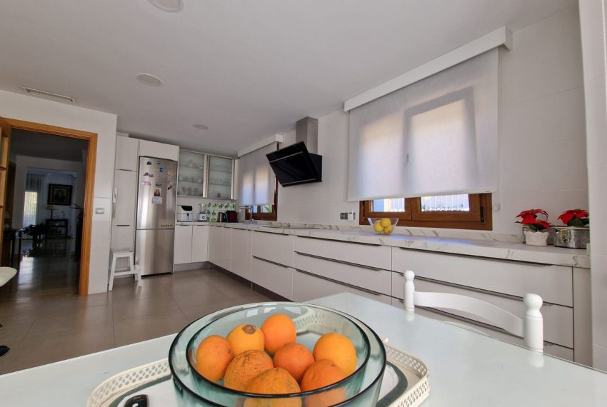 R5002036-Villa-For-Sale-Marbella-Semi-Detached-5-Beds-625-Built-13