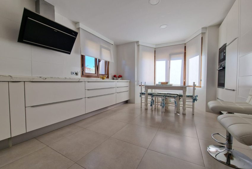 R5002036-Villa-For-Sale-Marbella-Semi-Detached-5-Beds-625-Built-14