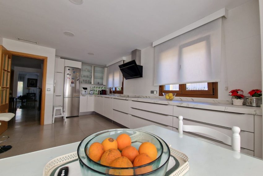 R5002036-Villa-For-Sale-Marbella-Semi-Detached-5-Beds-625-Built-16